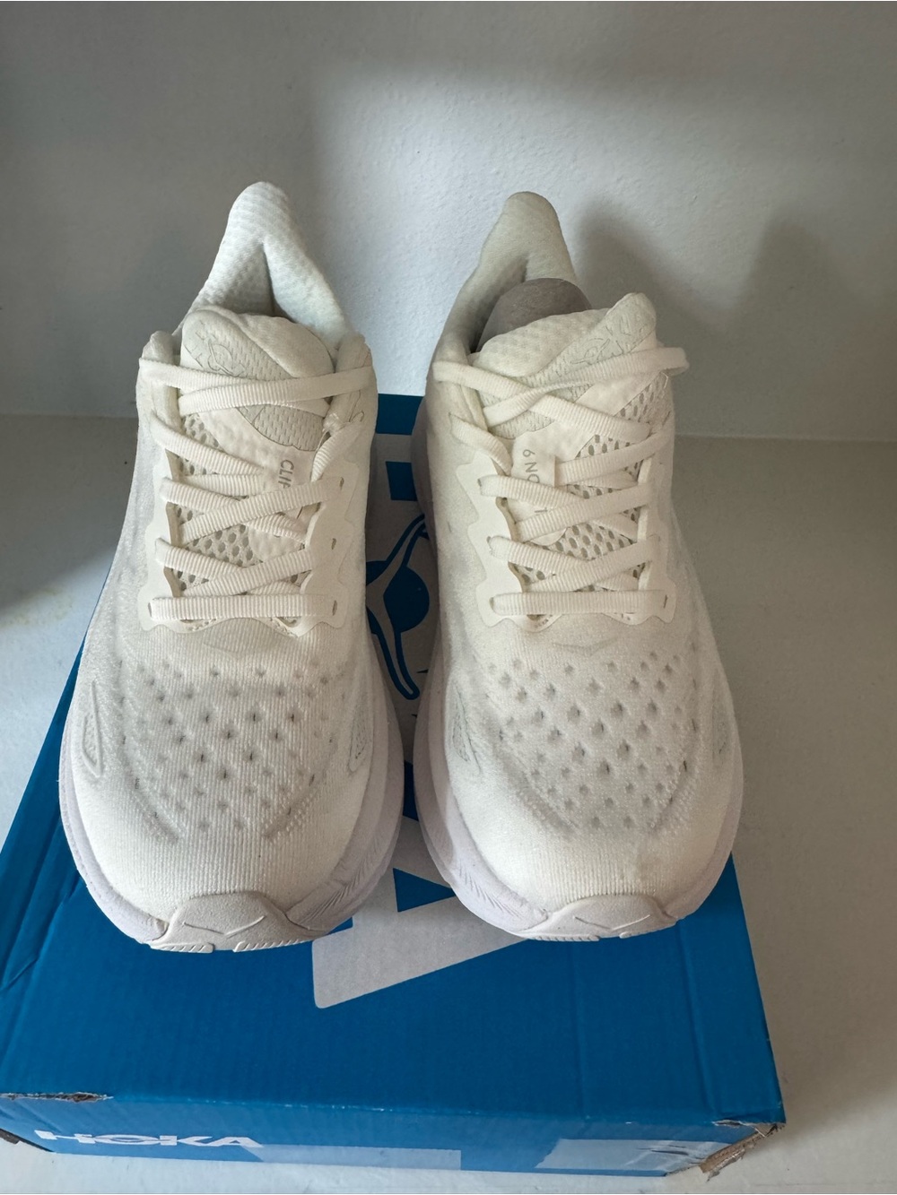 Hoka women’s W Clifton 9 brand new in box size 7.5